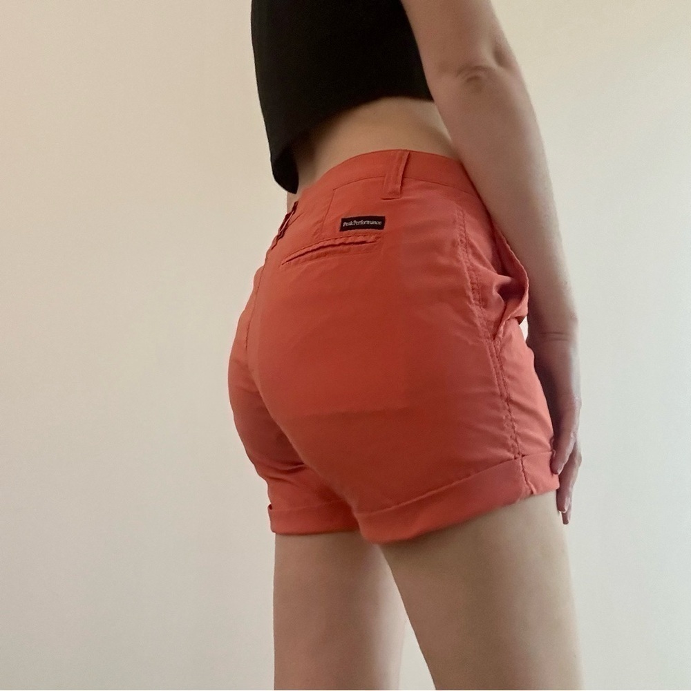PEAK PERFORMANCE ROSLYN ATHLETIC SHORTS CORAL ORANGE - 27